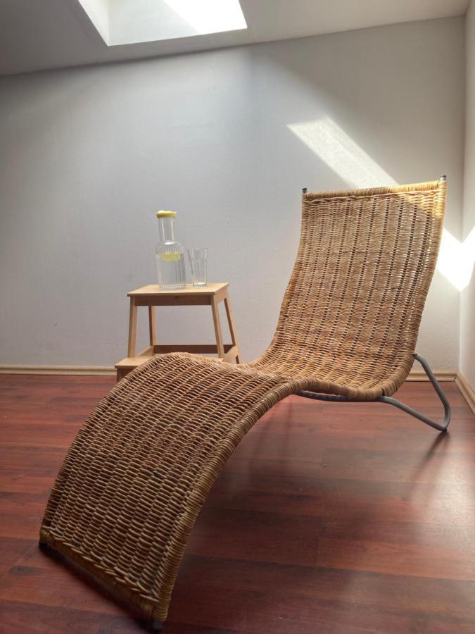 Center Apartment *